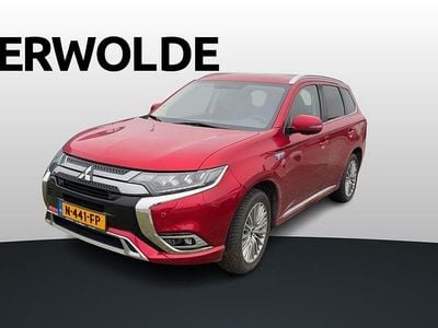 Red diamond m Gebruikt 2021 Mitsubishi Outlander P-HEV Intense+ SUV | € 25.945 (Eerlijke prijs)