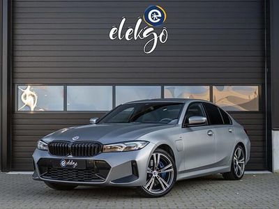 Blauw Occasion 2022 BMW 330 M Sport Sedan | € 37.450 (Eerlijke prijs)