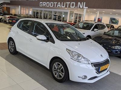 Wit Occasion 2013 Peugeot 208 Envy Hatchback | € 5.944 (Eerlijke prijs)