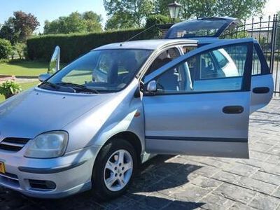 Nissan Almera Tino
