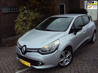 Grijs (metallic) Occasion 2013 Renault Clio IV Expression Hatchback | € 5.650 (Eerlijke prijs)