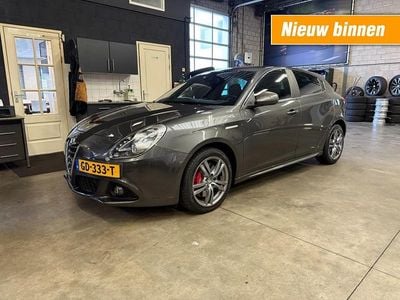 Grijs Occasion 2015 Alfa Romeo Giulietta Quadrifoglio Verde Hatchback | € 12.900 (Eerlijke prijs)