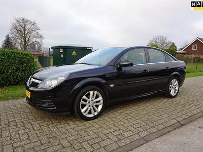 Zwart (metallic) Occasion 2006 Opel Vectra GTS Sport Hatchback | € 3.450 (Duur)