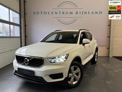 Wit Occasion 2025 Volvo XC40 Momentum SUV | € 26.999