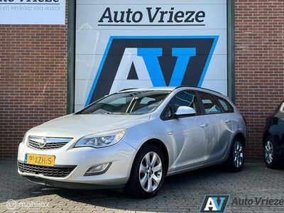 tweedehands Opel Astra Sports Tourer 1.4 Cosmo, Airco, Trekhaak