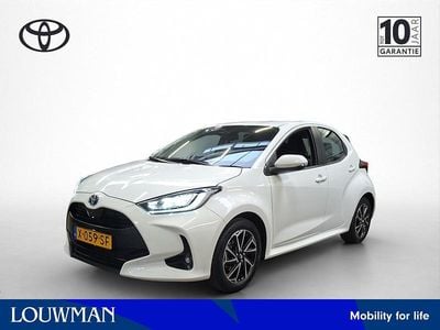 Wit Occasion 2024 Toyota Yaris Hybrid Hatchback | € 24.945 (Eerlijke prijs)