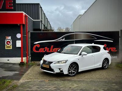 Lexus CT200h