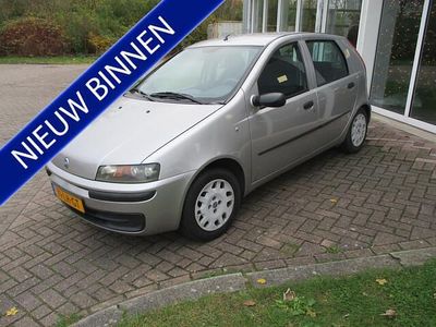 Grijs (metallic) Gebruikt 2003 Fiat Punto Dynamic Hatchback | € 760 (Eerlijke prijs)