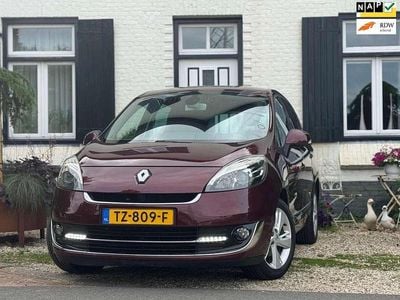 Rood Occasion 2013 Renault Grand Scénic III Collection MPV | € 4.450 (Eerlijke prijs)
