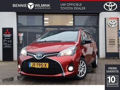 Occasion Toyota Yaris Hybrid Edition 100 PK (73 kW) 2016 Rood Hatchback
