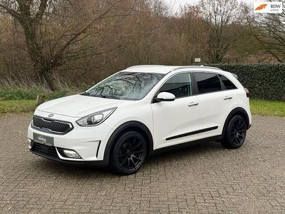 Wit (metallic) Gebruikt 2016 Kia Niro SUV | € 13.995 (Eerlijke prijs)