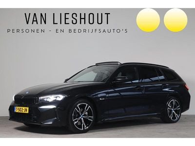 Zwart Occasion 2023 BMW 320 Stationwagen | € 39.700 (Iets duurder)