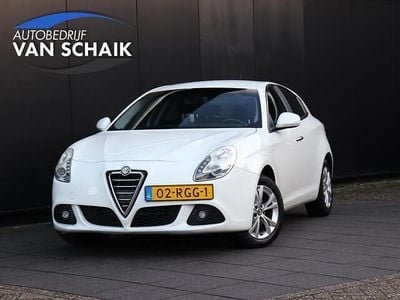Wit Gebruikt 2011 Alfa Romeo Giulietta Distinctive Hatchback | € 9.450 (Eerlijke prijs)