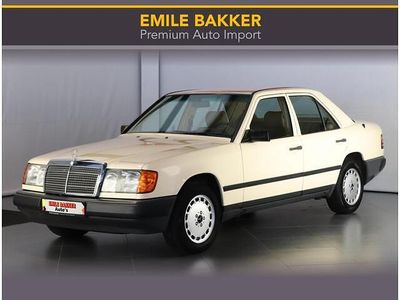 Occasion Mercedes E230 136 PK (100 kW) 1986 Geel Sedan