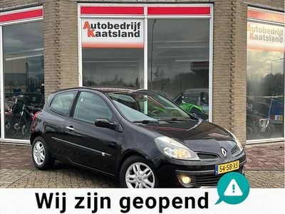 Zwart Gebruikt 2005 Renault Clio II Hatchback | € 2.248 (Iets duurder)