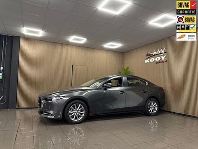 Grijs (metallic) Occasion 2020 Mazda 3 Comfort Sedan | € 19.950 (Goede deal)