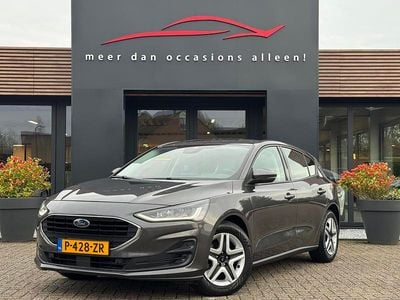 Grijs (metallic) Gebruikt 2022 Ford Focus Hatchback | € 16.450 (Goede deal)