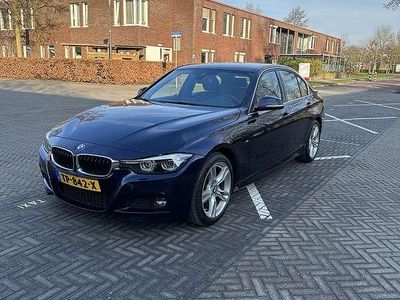 Blauw Gebruikt 2018 BMW 320 M Sport Sedan | € 23.450 (Goede deal)