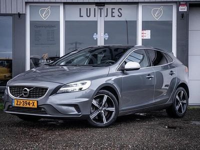 Grijs Gebruikt 2019 Volvo V40 R-Design Hatchback | € 17.400 (Goede deal)