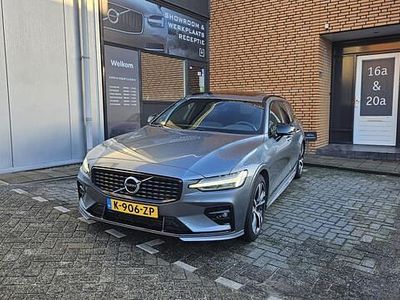 Grijs (metallic) Occasion 2021 Volvo V60 R-Design Stationwagen | € 24.950 (Eerlijke prijs)