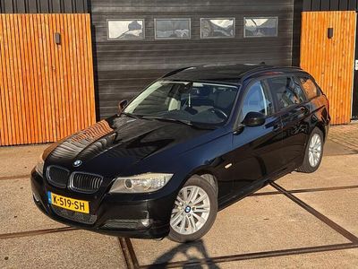 Zwart Occasion 2010 BMW 318 Executive Stationwagen | € 6.399 (Eerlijke prijs)