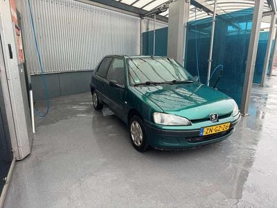 Peugeot 106