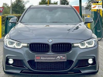 Grijs Gebruikt 2019 BMW 318 M Performance Stationwagen | € 14.950