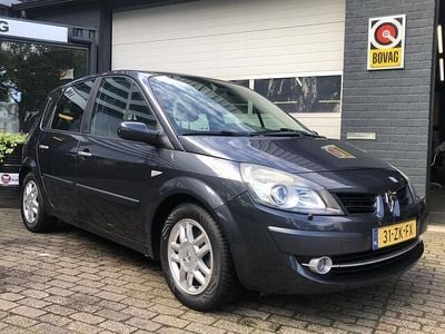 Grijs Gebruikt 2008 Renault Scénic II MPV | € 1.995 (Eerlijke prijs)