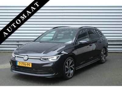 Zwart Occasion 2023 VW Golf VIII R-line Stationwagen | € 31.950 (Eerlijke prijs)
