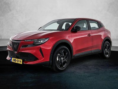 Rood Occasion 2025 Alfa Romeo Junior Edizione Speciale SUV | € 34.920 (Iets duurder)