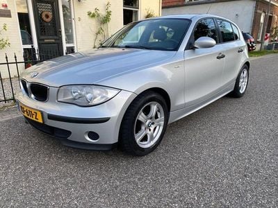 Grijs (metallic) Gebruikt 2005 BMW 118 Hatchback | € 3.450 (Eerlijke prijs)