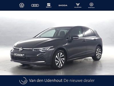 Grijs Gebruikt 2022 VW Golf VIII Style Hatchback | € 26.740 (Eerlijke prijs)