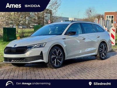 Grijs Nieuw 2025 Skoda Octavia SportLine Stationwagen | € 45.990 (Iets duurder)