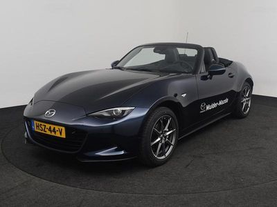 Deep crystall blue (blauw metallic) Gebruikt 2025 Mazda MX5 Exclusive-Line Cabriolet | € 37.495 (Duur)