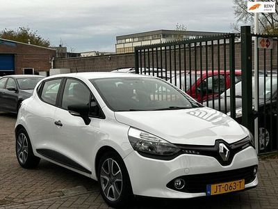 Wit Gebruikt 2015 Renault Clio IV Collection Hatchback | € 6.999 (Eerlijke prijs)