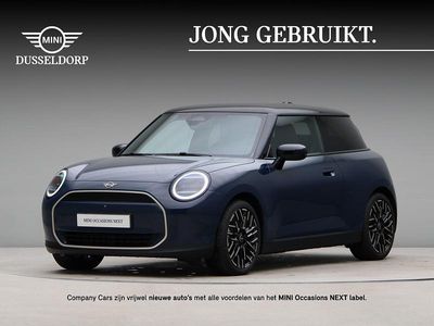 Nieuw Mini Cooper Favoured 135 kW (184 PK) 2025 Blauw Hatchback