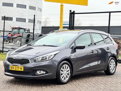 Grijs Gebruikt 2014 Kia Ceed Hatchback | € 3.995 (Eerlijke prijs)