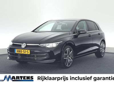 Zwart Occasion 2024 VW Golf VIII Style Hatchback | € 34.948 (Eerlijke prijs)
