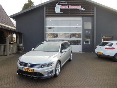 Grijs (metallic) Occasion 2015 VW Passat Highline Stationwagen | € 15.955 (Iets duurder)