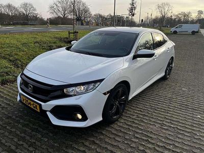 Gebruikt 2020 Honda Civic Elegance Sedan | € 19.950 (Eerlijke prijs)