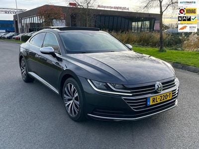 Grijs, metallic lak Gebruikt 2018 VW Arteon Business+ Hatchback | € 27.450 (Eerlijke prijs)