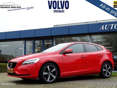 Rood Gebruikt 2016 Volvo V40 Hatchback | € 15.950