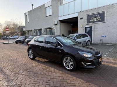 Bruin Gebruikt 2013 Opel Astra Sport Hatchback | € 9.250 (Eerlijke prijs)