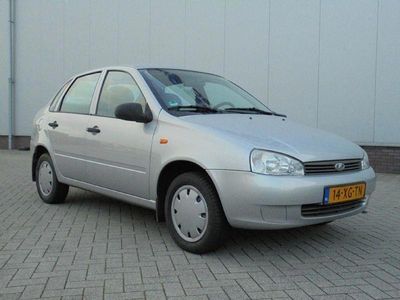 Grijs (metallic) Gebruikt 2007 Lada Kalina Sedan | € 1.295