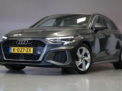 Grijs Gebruikt 2021 Audi A3 S-Line Hatchback | € 24.445 (Goede deal)
