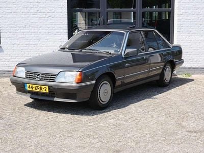 Occasion Opel Rekord S 90 PK (66 kW) 1986 Grijs Sedan