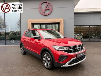 Rood (metallic) Occasion 2025 VW T-Cross Goal SUV | € 31.945 (Eerlijke prijs)