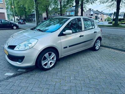 tweedehands Renault Clio 1.4-16V Expression