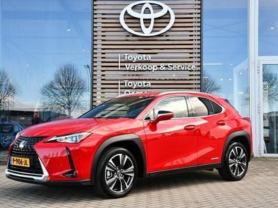 Occasion Lexus UX 250h 184 PK (135 kW) 2022 Rood SUV
