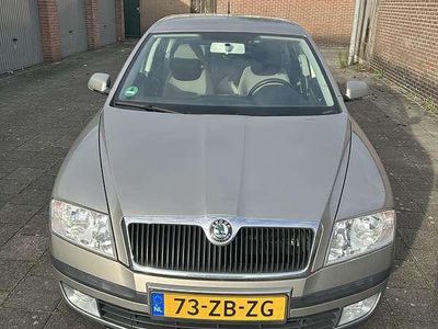 Beige Occasion 2008 Skoda Octavia Ambiente Sedan | € 5.000 (Eerlijke prijs)